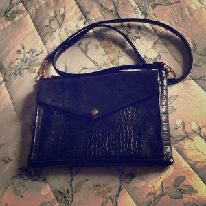 CROSS BODY LEATHER PURSE